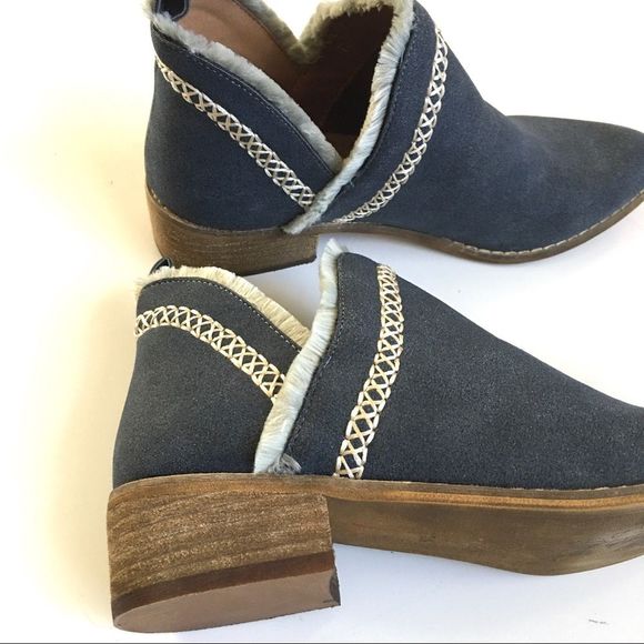MiiM Blue Suede Booties with Embroidery Size 7.5 - Picture 8 of 8